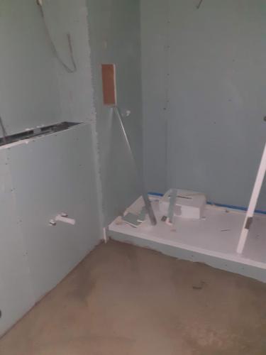 20200226 203622-bath-mid-fitout